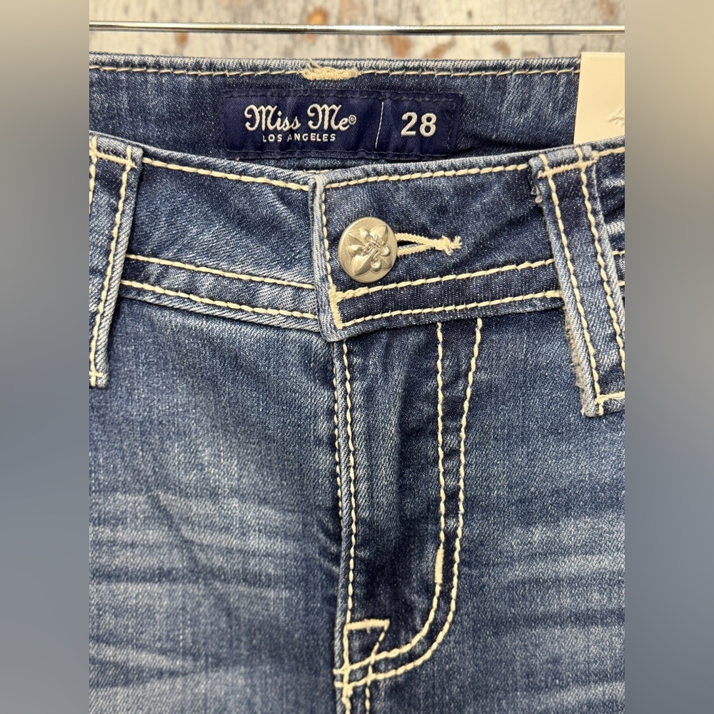 Miss Me Mid-Rise Bootcut Jeans Size 28x32 - Picture 4 of 11